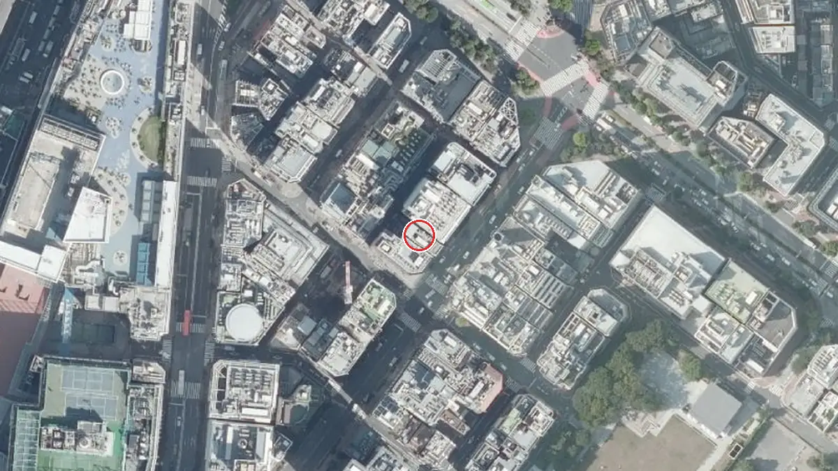 上空から見た池袋東口ゲキパ（中心の赤い輪が会場の位置）