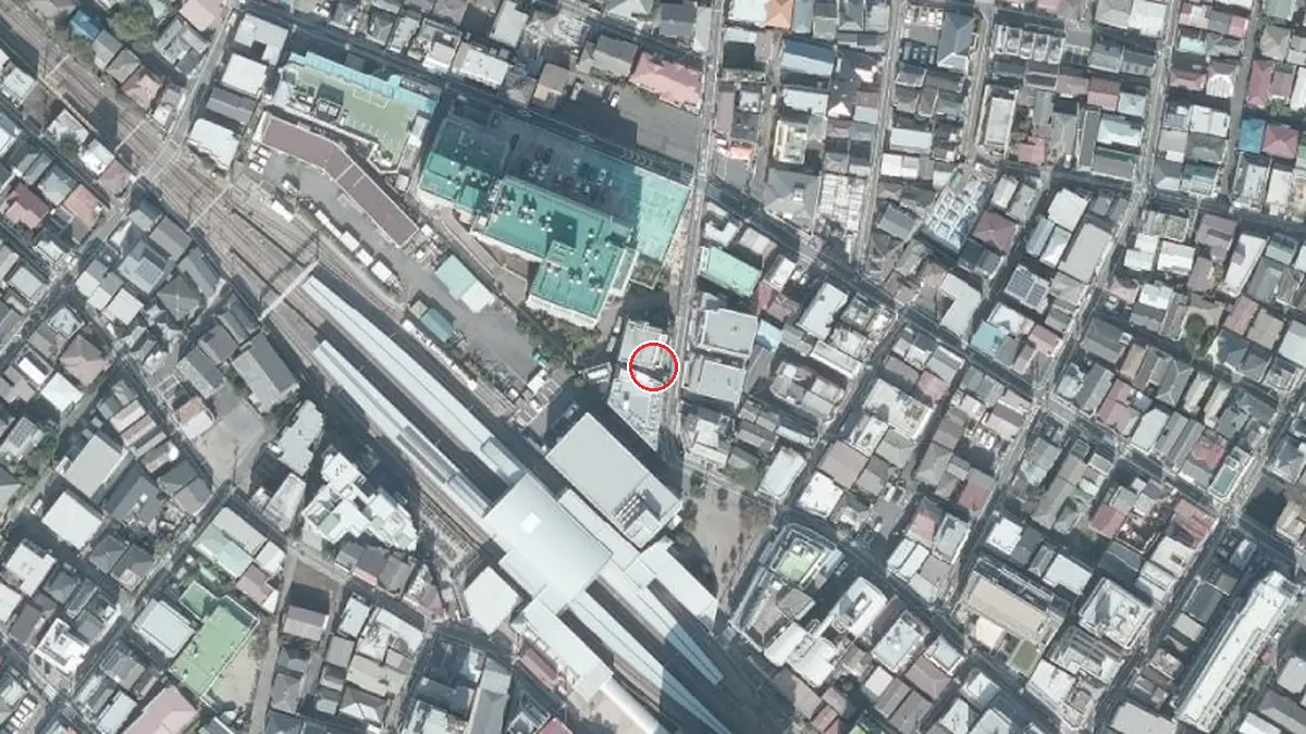 上空から見たRoute Theater（中心の赤い輪が会場の位置）