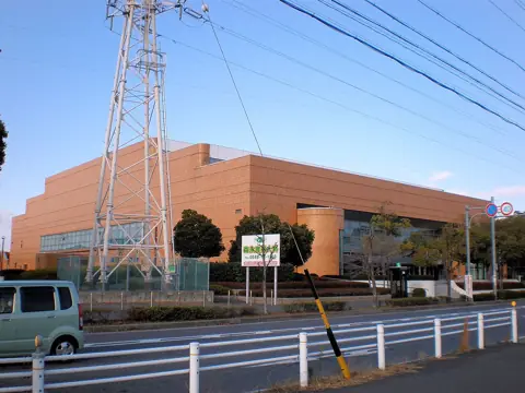 春日井市総合体育館の外観