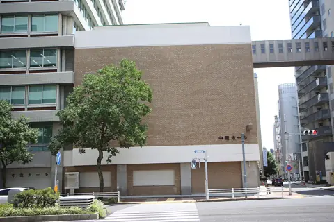 中電ホールの外観