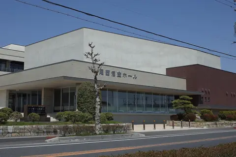 一宮市木曽川文化会館の外観