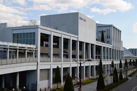 名古屋市東文化小劇場の外観