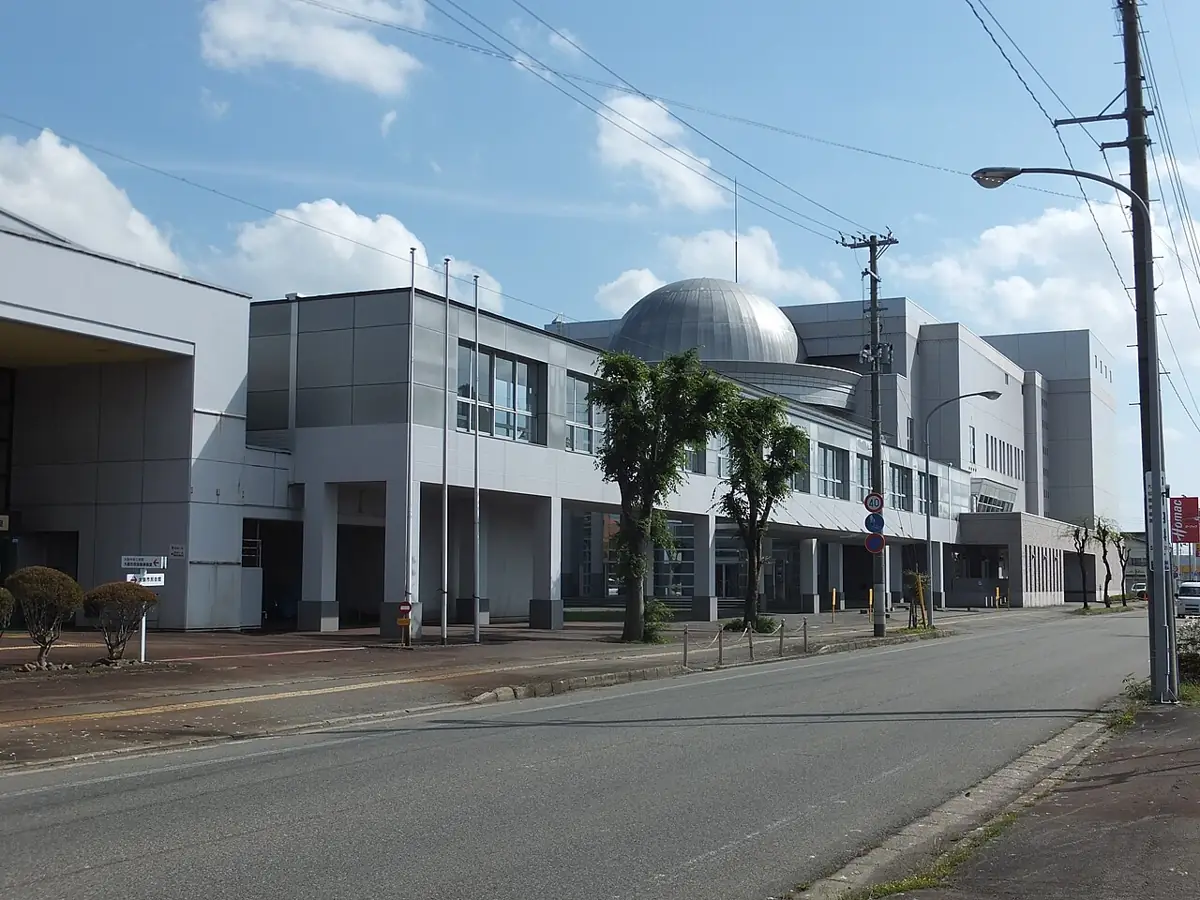 大曲市民会館の外観