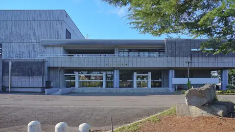 横手市民会館の外観