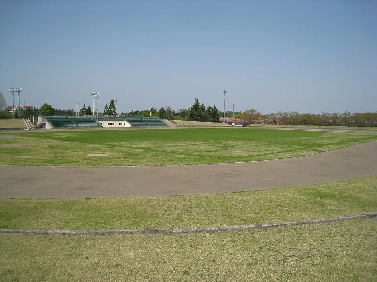 五戸町ひばり野公園陸上競技場の外観