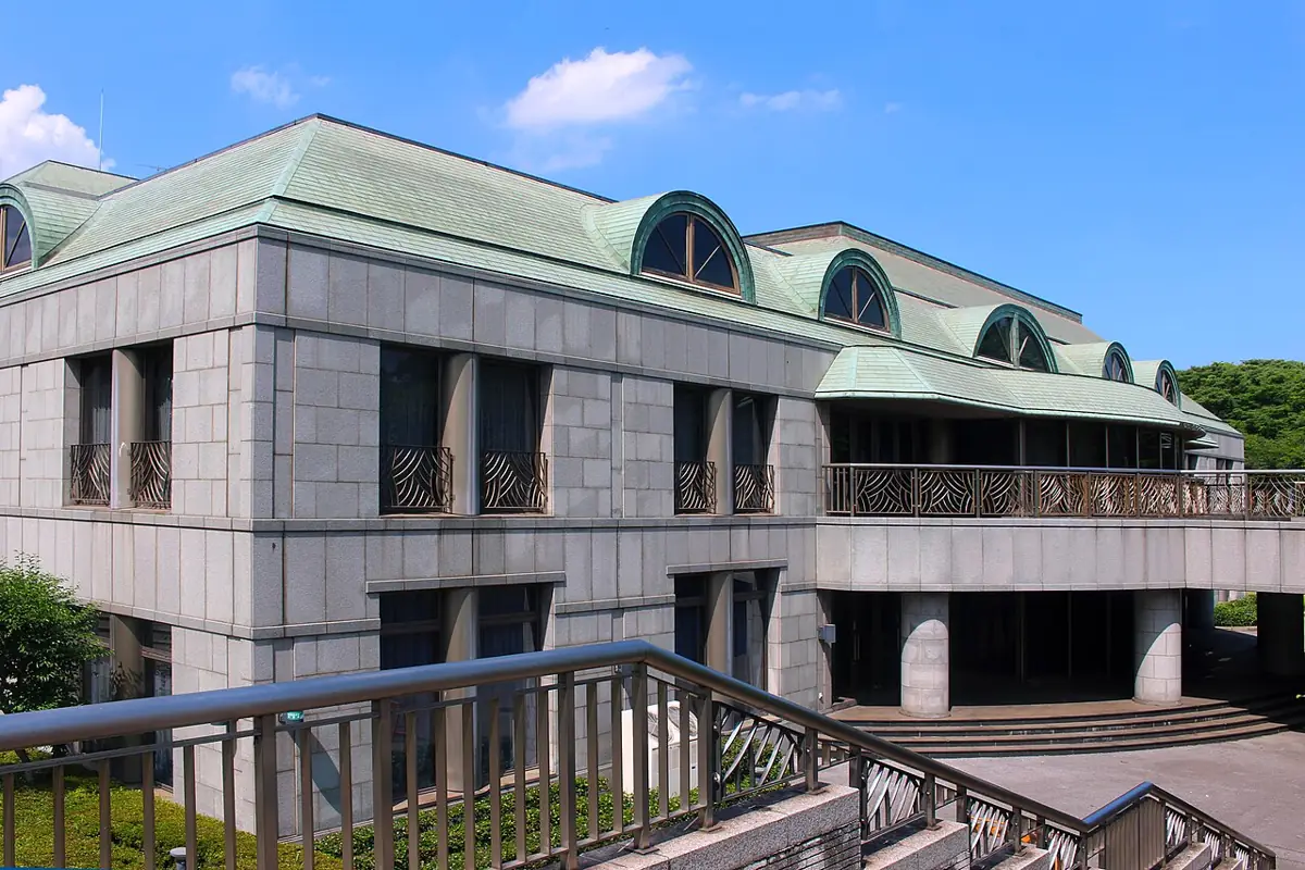 青葉の森公園芸術文化ホールの外観