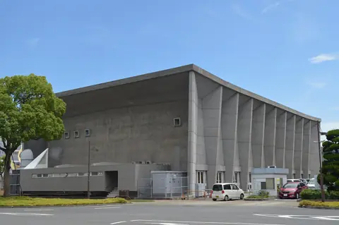 今治市公会堂の外観