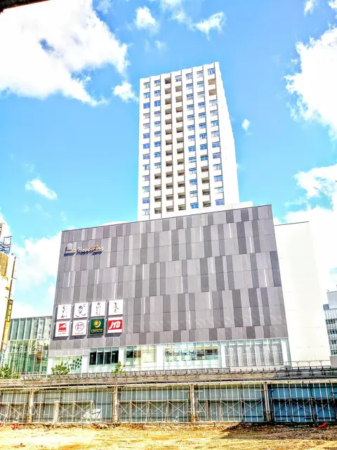 福井市にぎわい交流施設 ハピリンホールの外観