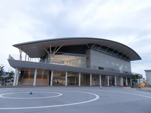 太宰府市総合体育館（とびうめアリーナ）の外観