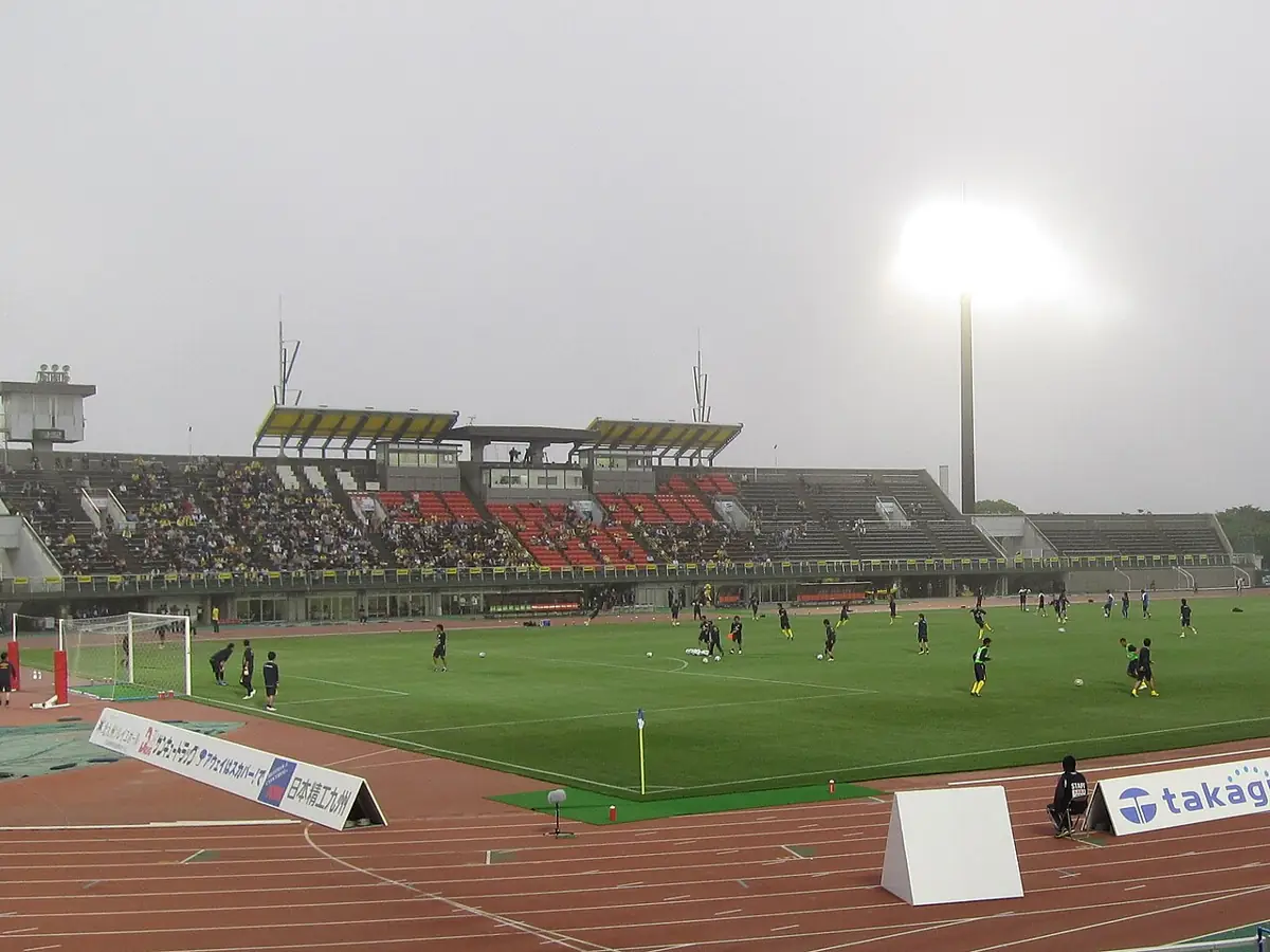本城陸上競技場の外観