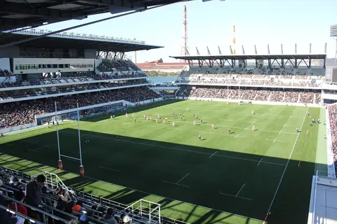 ミクニワールドスタジアム北九州の外観