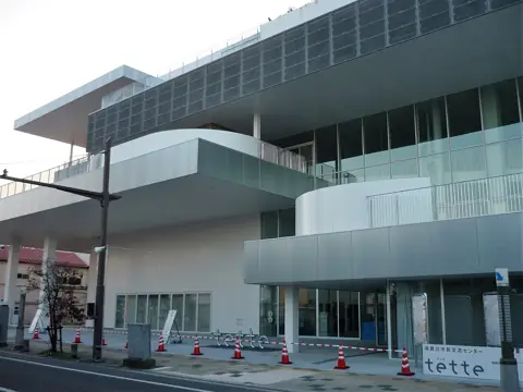 須賀川市民交流センター tetteの外観