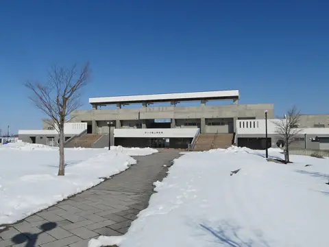 あいづ陸上競技場の外観