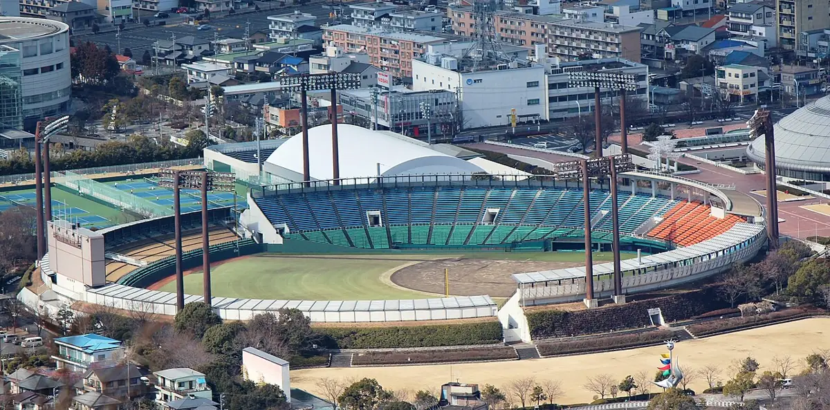 ぎふしん長良川球場の外観