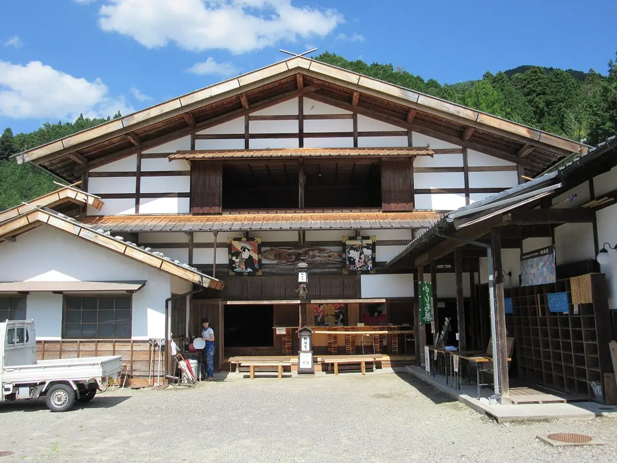 かしも明治座の外観