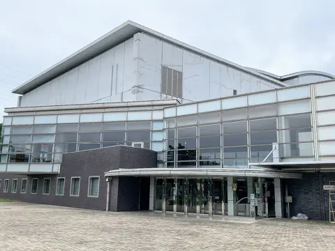太田市新田文化会館(エアリスホール)の外観