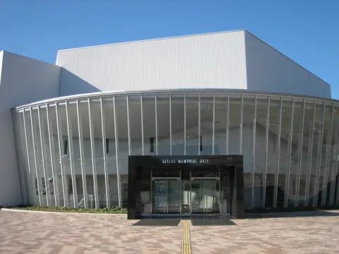 広島大学サタケメモリアルホールの外観