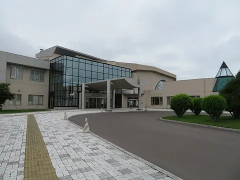 北斗市総合文化センター・かなで~るの外観