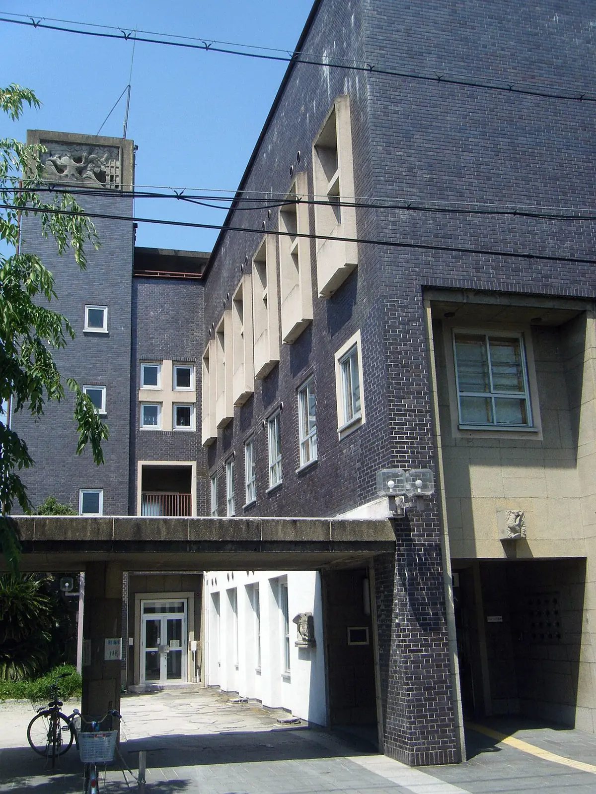 尼崎市立小田南生涯学習プラザの外観