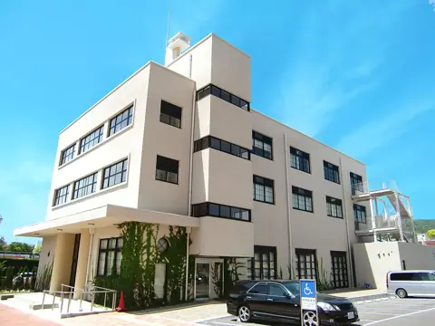 宝塚文化創造館の外観