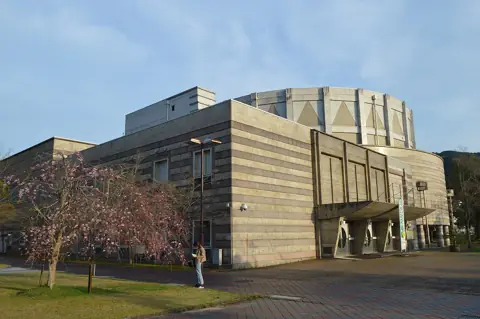 和田山ジュピターホールの外観