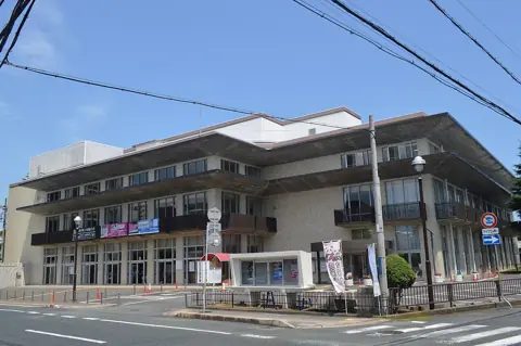 日立市民会館の外観