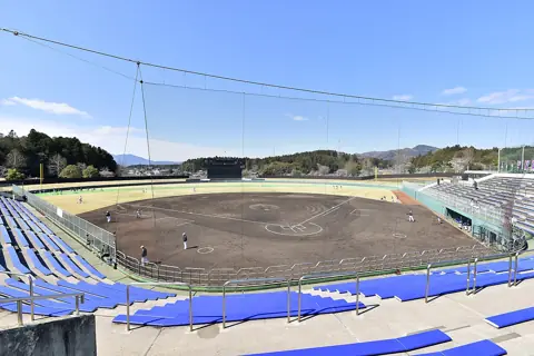 笠間市総合公園市民球場の外観