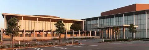 津幡町文化会館シグナスの外観