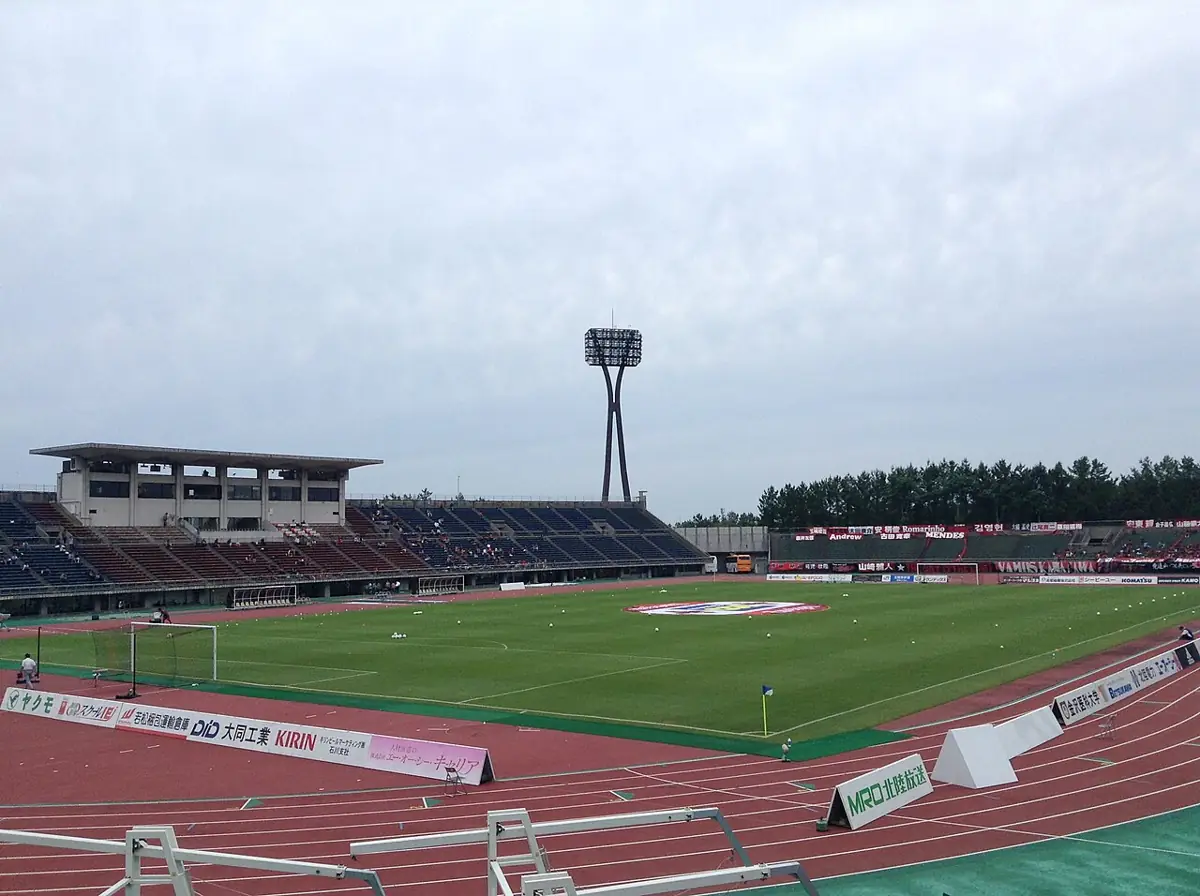 石川県西部緑地公園陸上競技場の外観