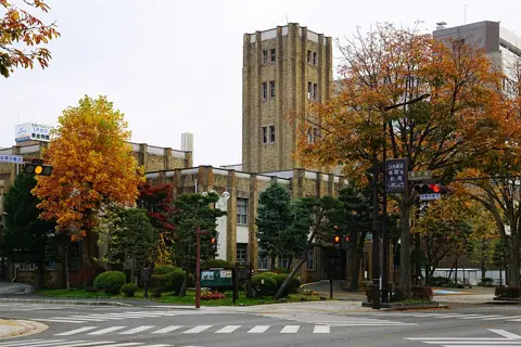 岩手県公会堂の外観