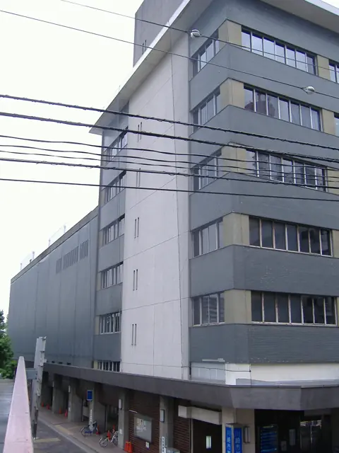 川崎市教育文化会館の外観