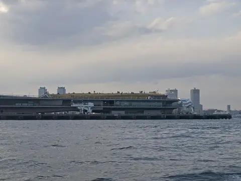 大さん橋ホールの外観