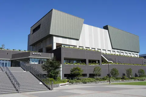 横浜市金沢公会堂の外観