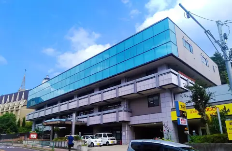 横浜市教育会館 サンライズホールの外観