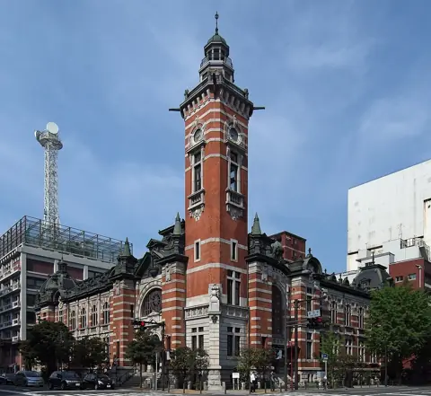 横浜市開港記念会館の外観