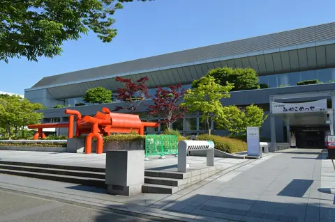 京都市勧業館 みやこめっせの外観