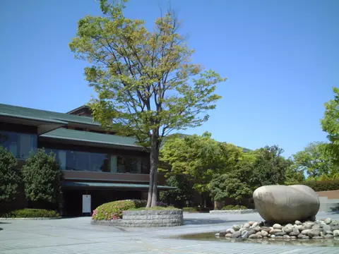 京都市国際交流会館の外観