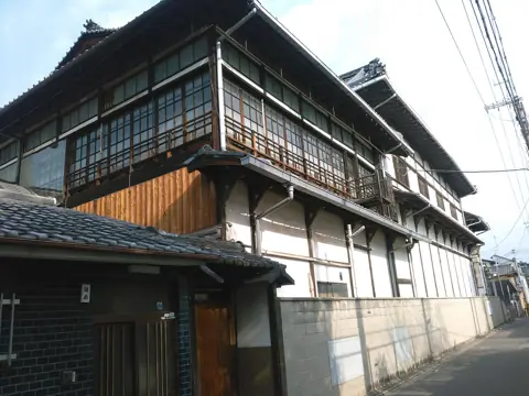 宮川町歌舞練場 三ツ輪座の外観