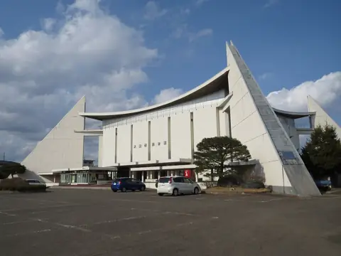 大崎市民会館の外観
