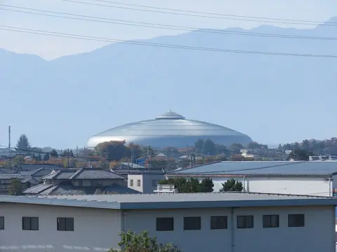 ホワイトリングの外観