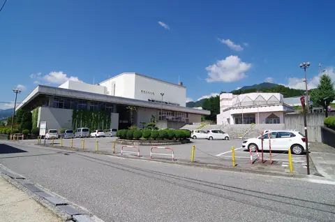 飯田文化会館の外観