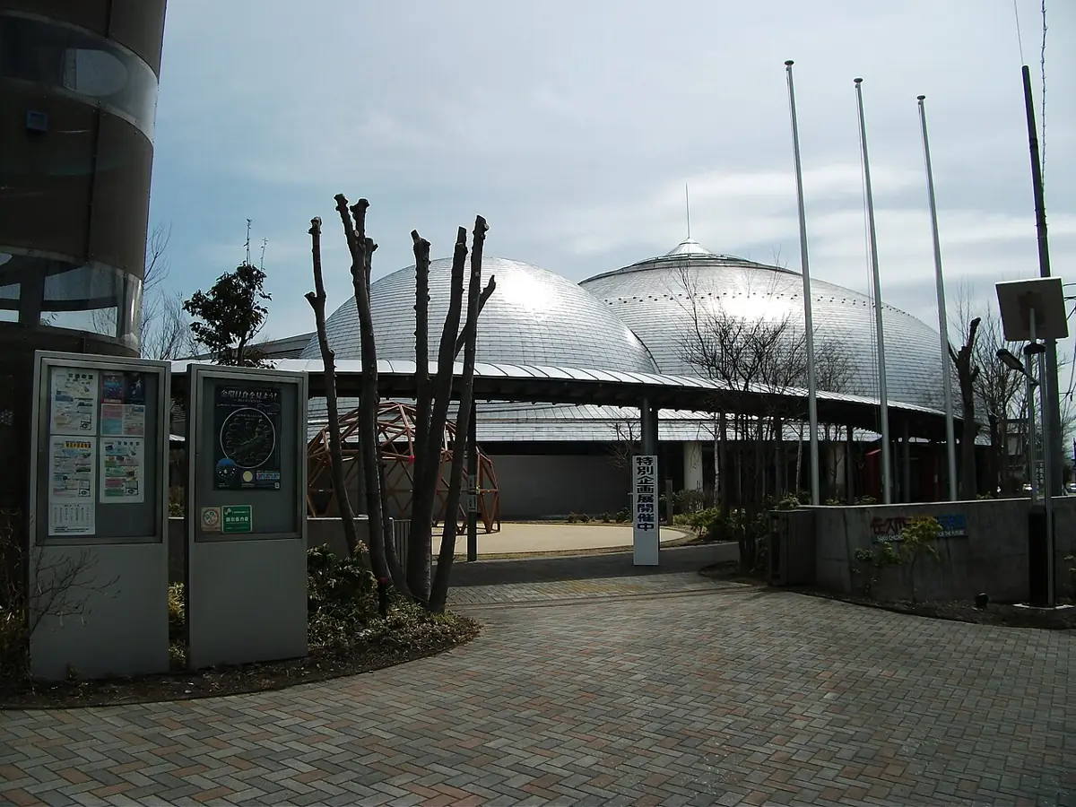 sakumo佐久市子ども未来館の外観