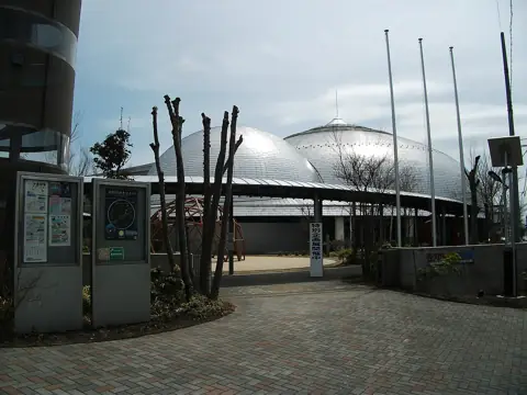 sakumo佐久市子ども未来館の外観