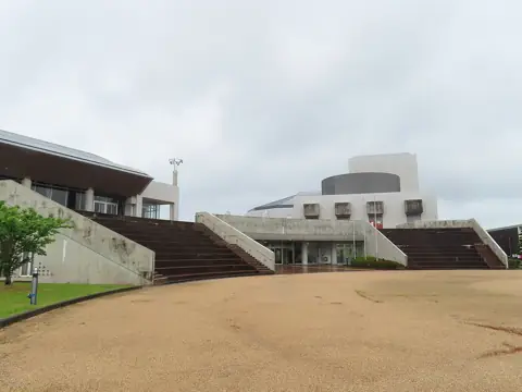 松浦市文化会館の外観