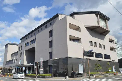橿原市立かしはら万葉ホールの外観