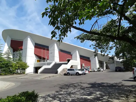 新潟市体育館の外観