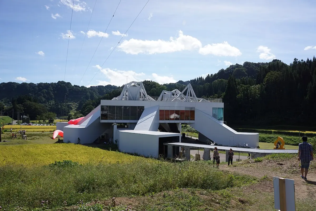 まつだい雪国農耕文化村センター「農舞台」の外観