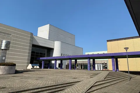 リージョンプラザ上越の外観