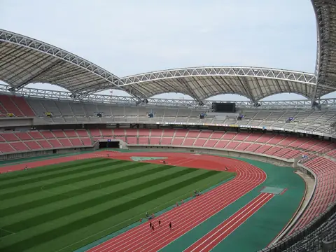 デンカビッグスワンスタジアムの外観