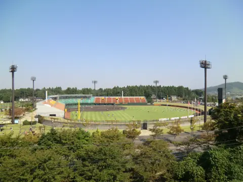 三条パール金属スタジアムの外観